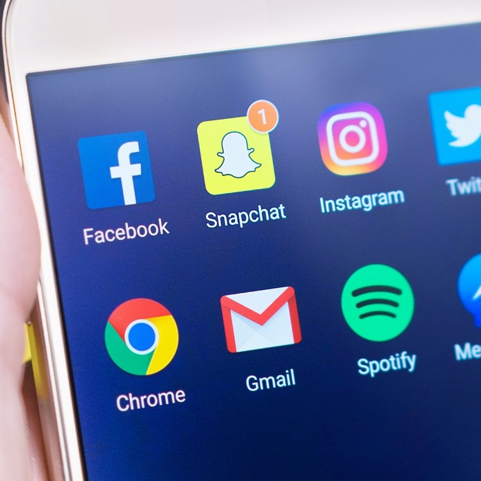 Gérer ses réseaux sociaux à l'interne ou les confier à une agence? Gérer ses réseaux sociaux à l'interne ou les confier à une agence?